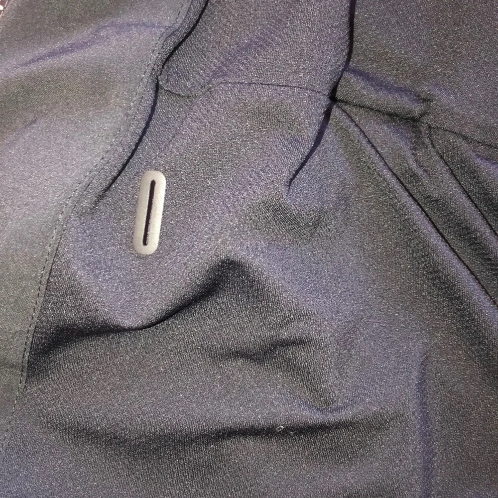 Lululemon Rain Jacket Size 4 - Picture 12 of 16